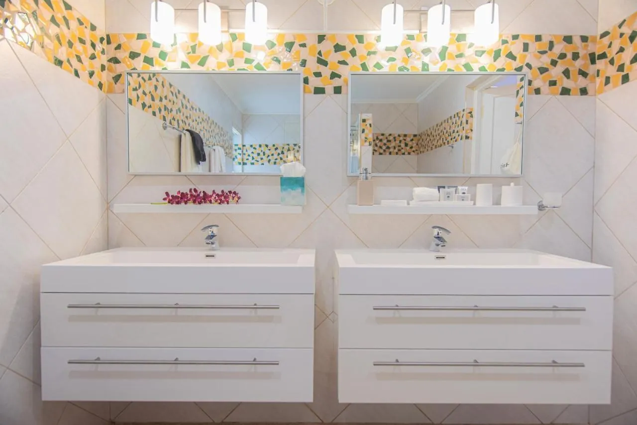 Arashi Beachfront Villa 131 Palm Beach