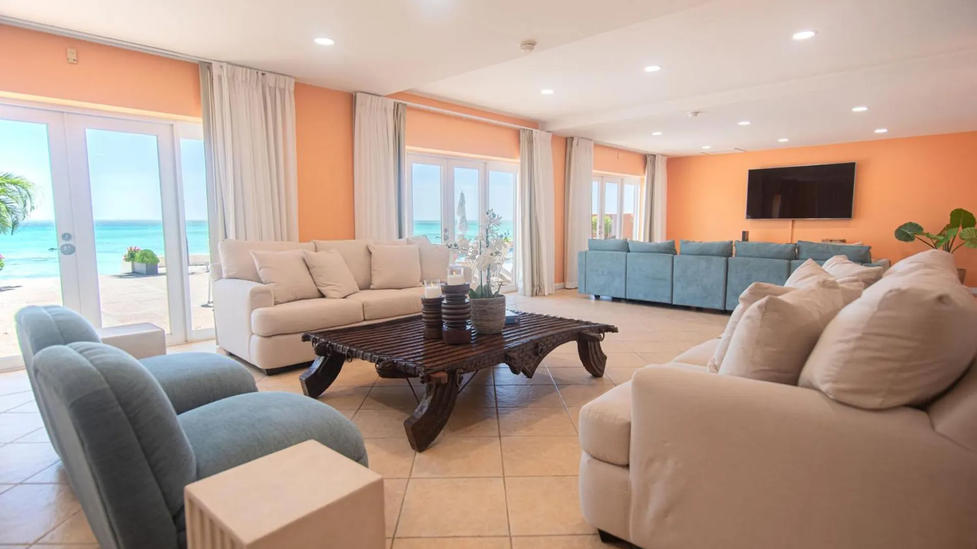 Arashi Beachfront Villa 131 Palm Beach